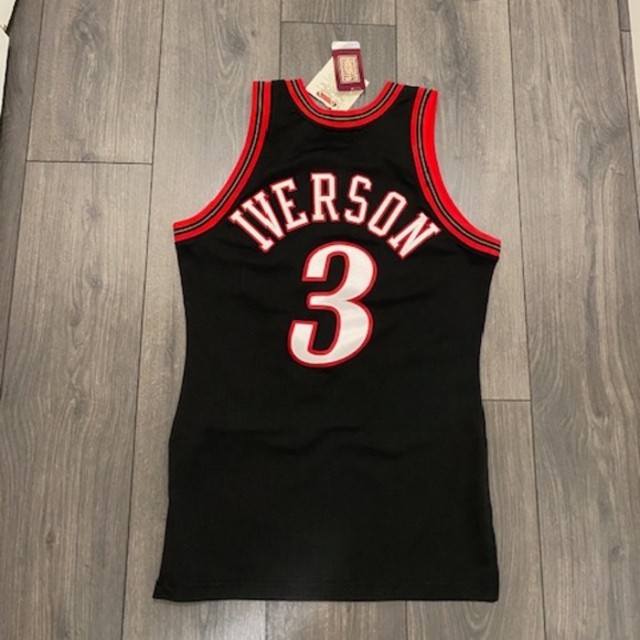 Mitchell & Ness Authentic Allen Iverson Philadelphia 76ers Road 1997-98 Jersey - Picture 5 of 6